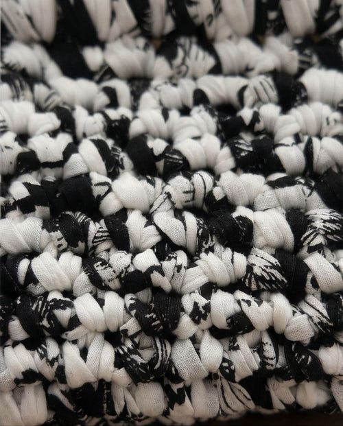 BLACK & WHITE ART BAG