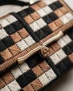 Luxury Handmade Bag Black & Gold – Borsa Artigianale con Catena Dorata