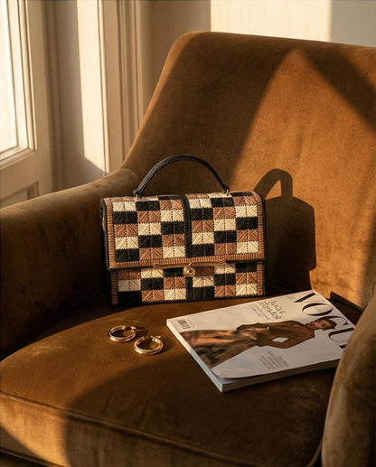 Luxury Handmade Bag Black & Gold – Borsa Artigianale con Catena Dorata