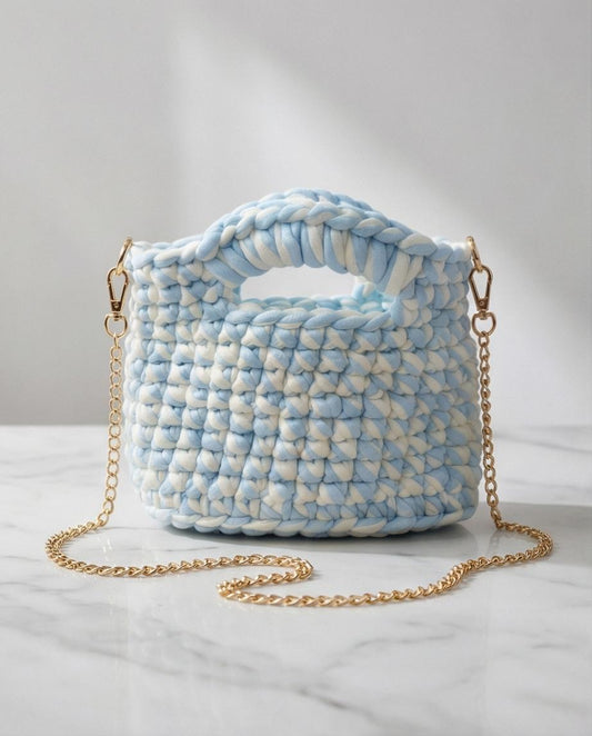 Mini Borsa Artigianale Azzurro Cielo con Catena Oro