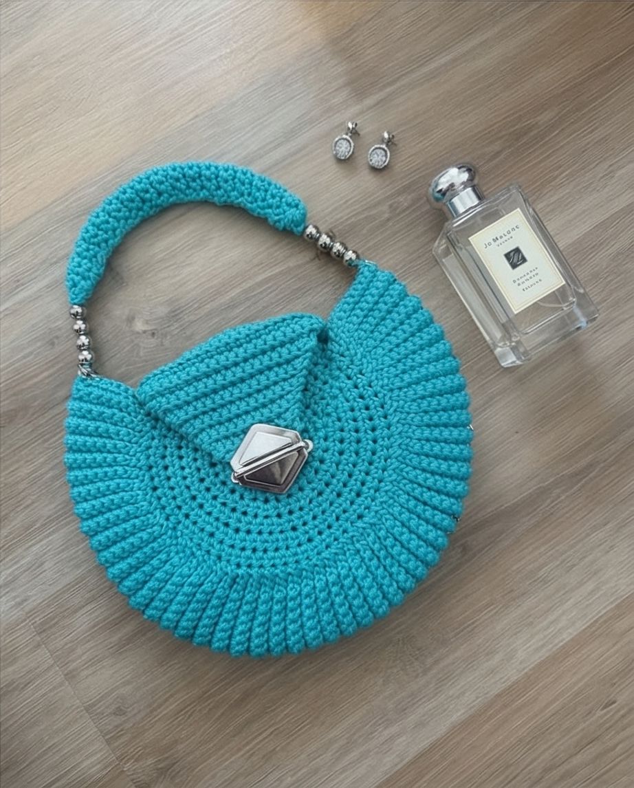 TURQUOISE SHELL BAG