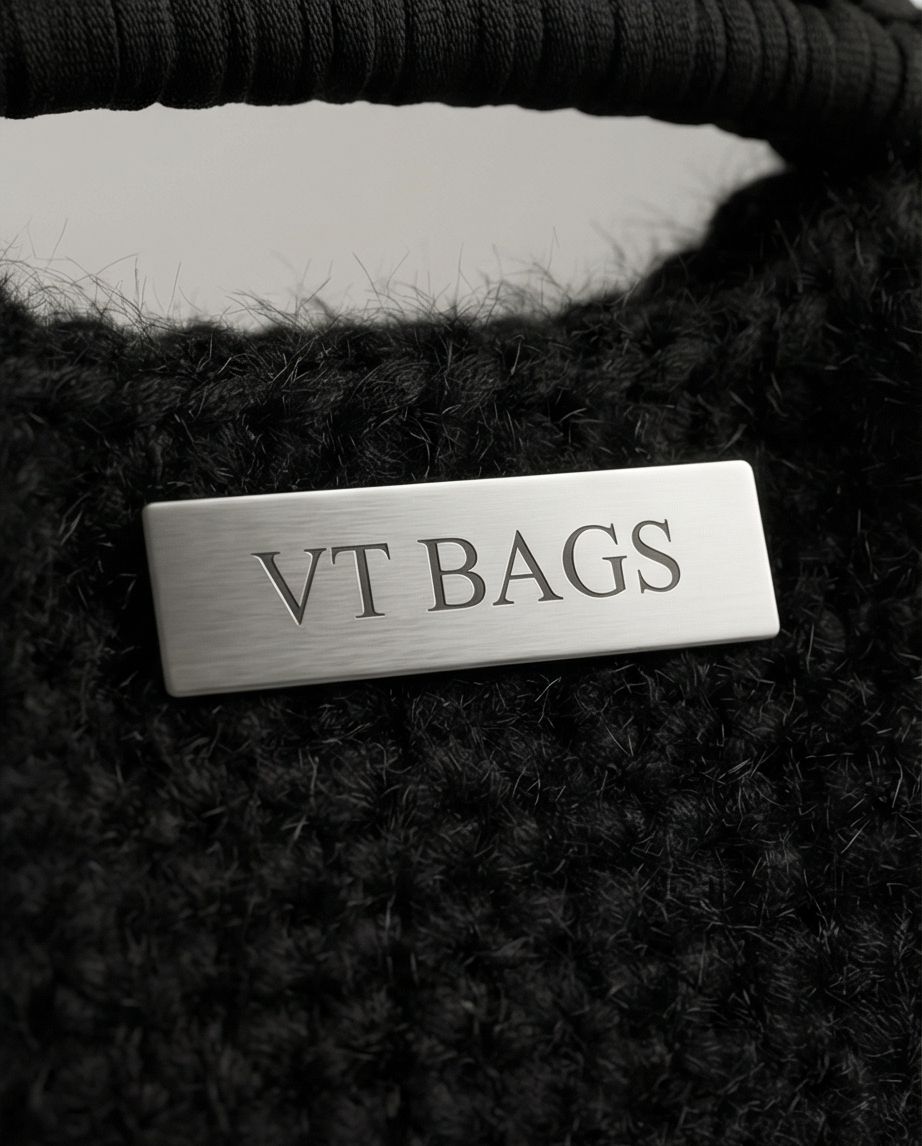 VT BAGS – MINI BORSA NERA IN PELLICCIA