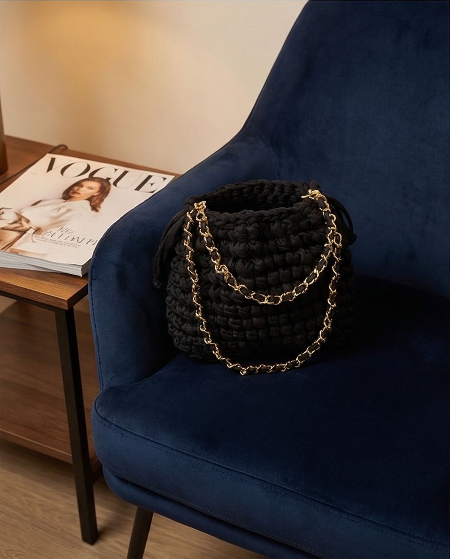 VT BAGS – MODELLO “BLACK CHAIN ELEGANCE BAG”