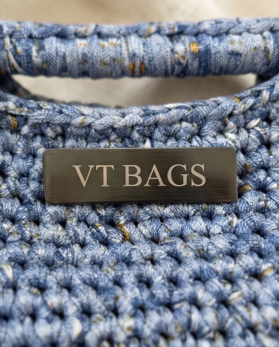 VT BAGS – MODELLO “DENIM SKY MINI BAG”