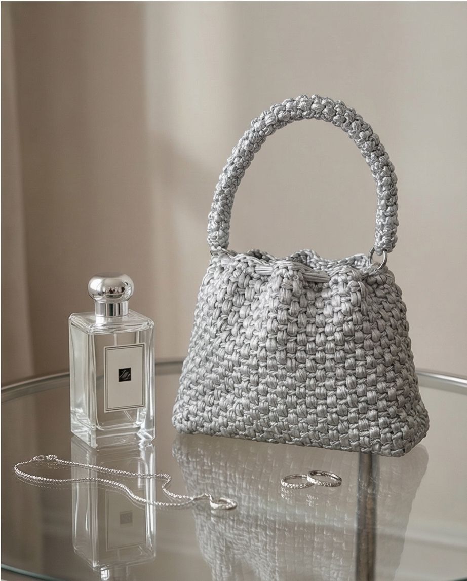 VT BAGS – MODELLO “SILVER AURORA HANDBAG”