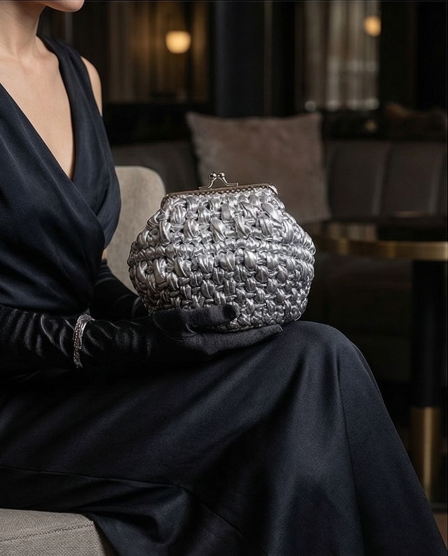 VT BAGS – MODELLO “SILVER MOON MINI CLUTCH”