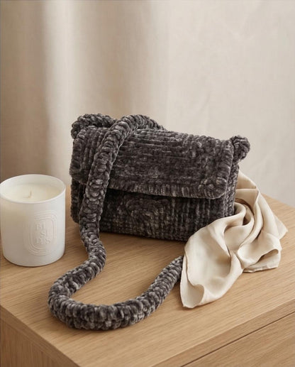 VT BAGS – MODELLO "VELVET TAUPE MINI BAG"